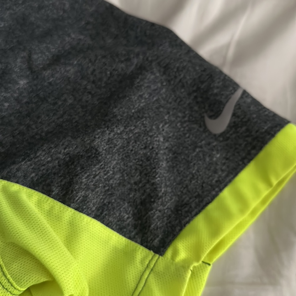 Men's Nike Golf Shirt - Picture 3 of 3